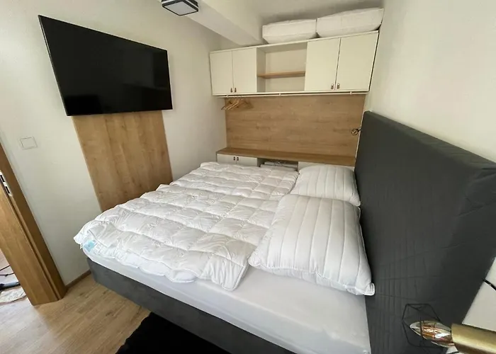 511 * Lipno nad Vltavou